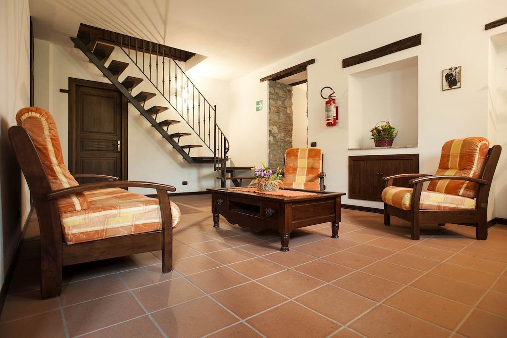 בית הארחה פוליצי ג'נרוזה 	L'Antico Casale מראה חיצוני תמונה