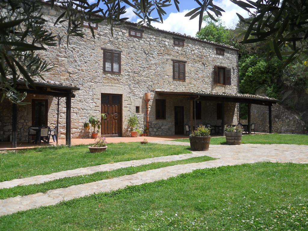 בית הארחה פוליצי ג'נרוזה 	L'Antico Casale מראה חיצוני תמונה